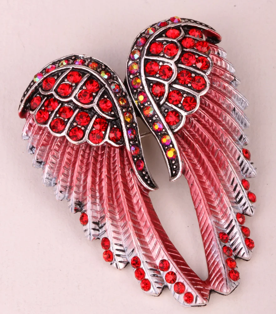 YACQ Ангел брошь крылья булавка, кулон для женщин Байкер ювелирные изделия подарки для мамы ее жены подруги W кристалл дропшиппинг BD03 - Окраска металла: red crystal