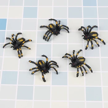 

5Pcs Funny Simulation Spider Plastic Spider Joking Toys Novelty Funny Joke Prank Realistic Props Halloween Party Decoration