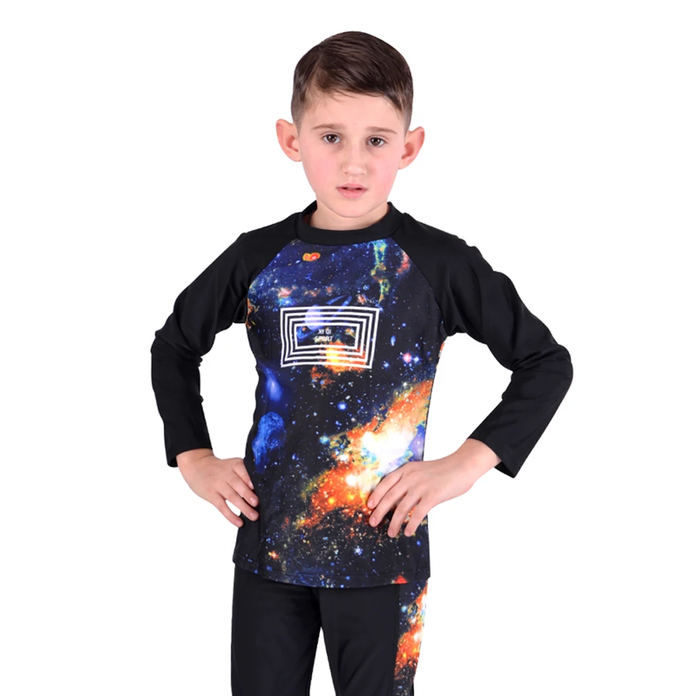 The boy's long sleeve trousers, one piece swimsuit, the boy's swimsuit