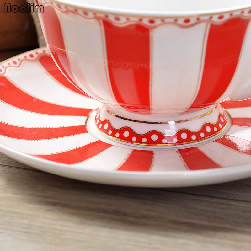 NOOLIM 200 мл Европейский Радужный костяной фарфор кофейная чашка блюдце набор креативная керамическая чашка продвинутый фарфор Валентина чайная чашка