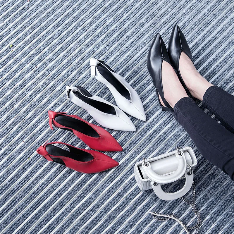 Женские туфли-лодочки из натуральной коровьей кожи с ремешком на пятке; вечерние туфли на высоком каблуке-шпильке; цвет красный, черный, белый; туфли-лодочки с милым бантом; большой размер 43