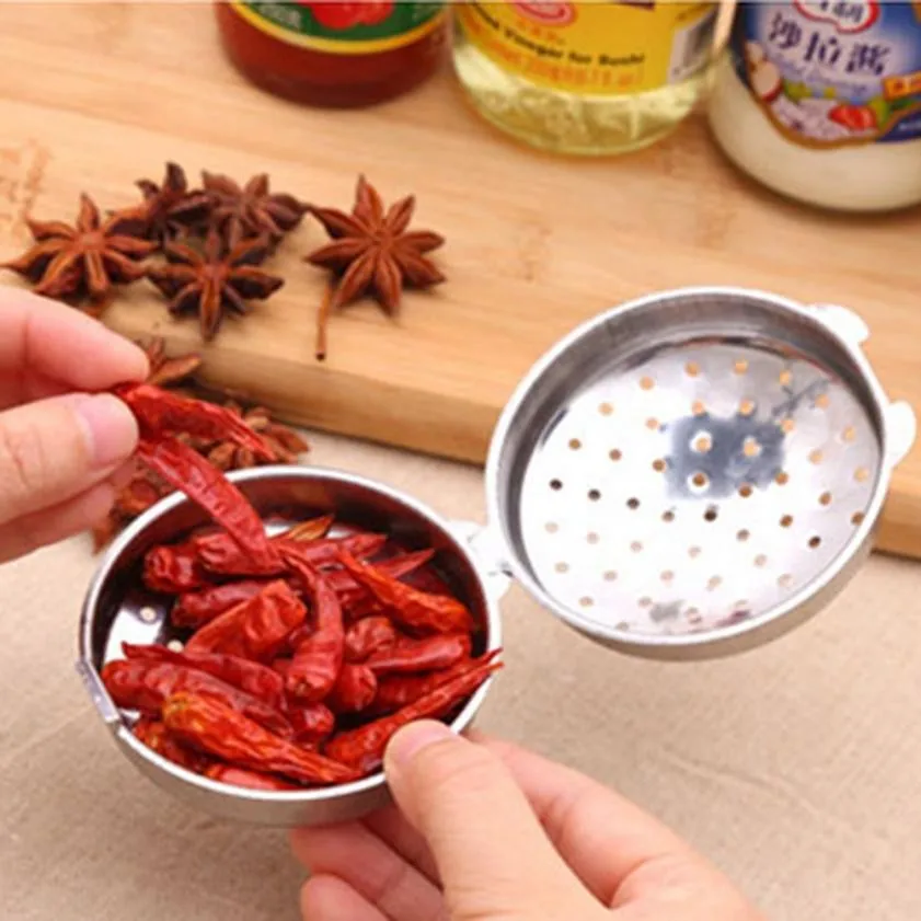 

1PCS Stainless Steel Ball Tea infuser Spice Strainer Infuser Mesh Filter Leaf with Lid conveyor Kitchen Accessories