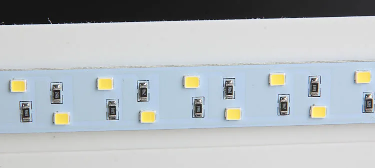 2896799569_176275985