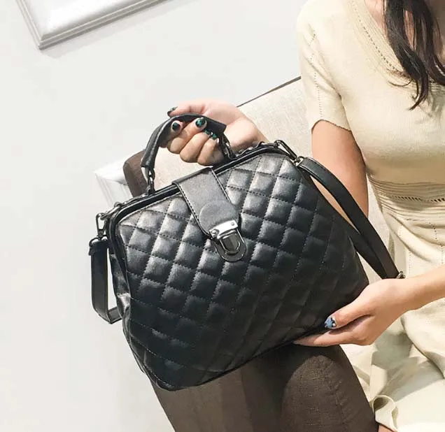 

Bag female 2019 new Korean version of the handbag fashion lock PU doctor bag diagonal shoulder bag