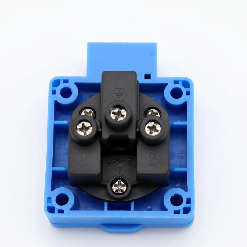 4561241974_908696236