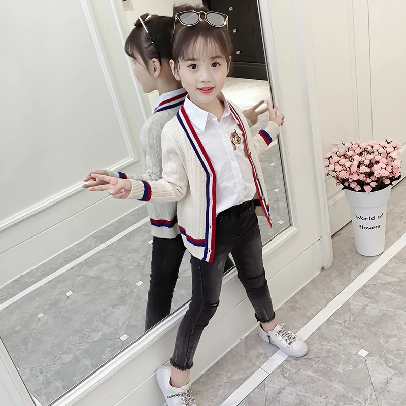 

2018 New Fall/Winter Girls Sweater Casual Girl Knit Cardigan Long Sleeve V-neck Striped Color Matching Pattern Kids Sweater Coat