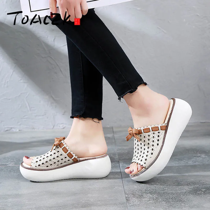 

Handmade cool Drag female new retro single shoes round head hollowed half slippers