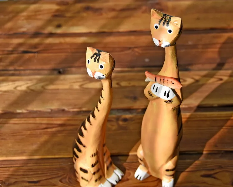 

Free Shipping 2PCS/Lot Resin Couple Cat Send Fish Coloured Drawing Handicraft Home Decoration