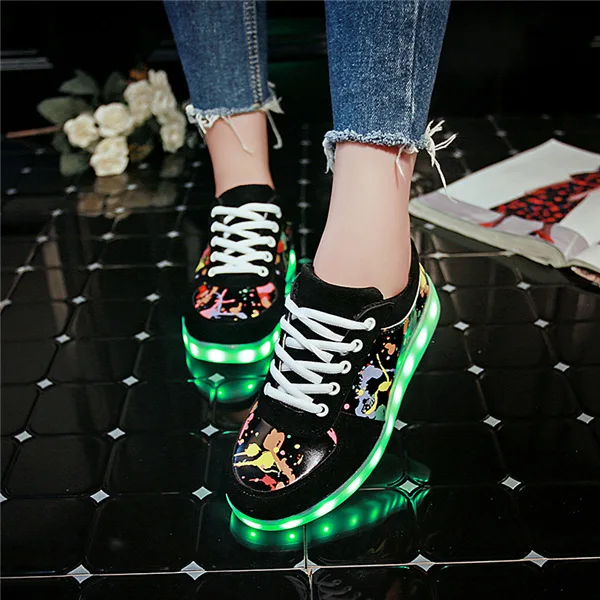 Светодиодные тапочки с подсветкой USB красовки светящиеся кроссовки светящаяся детская обувь Детский Светильник на подошве кроссовки для девочек и мальчиков - Цвет: Graffiti