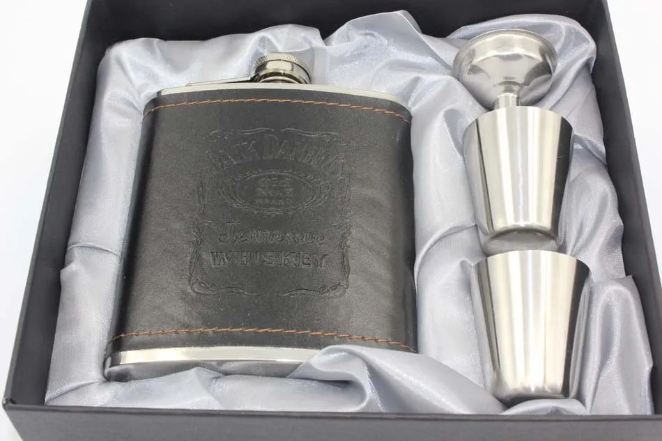 7oz Embossed Flagon Flasks Portable Stainless Steel Hip Flask Set