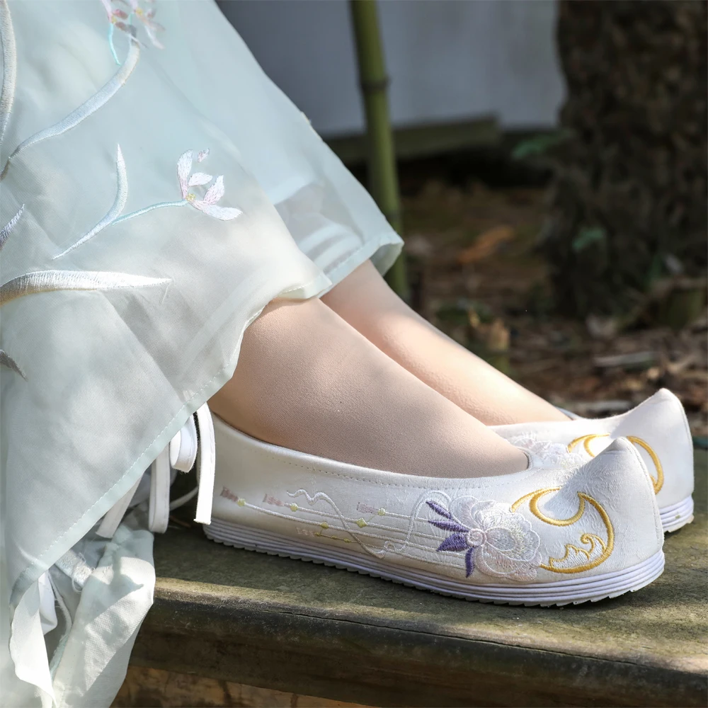 Новое поступление 2019 года весенние женские удобные кроссовки на плоской подошве