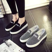 Женская однотонная парусиновая обувь на плоской подошве; Повседневная обувь серебристого цвета; Лоферы без застежки с круглым носком; сезон весна-осень; модная обувь с закрытым носком