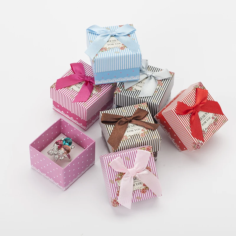 

6pcs 5*5*3cm Cute Ring Box Multi Colors Present Earring Gift Box Cardboard Display Storage Box Case Jewelry Packing with Ribbon