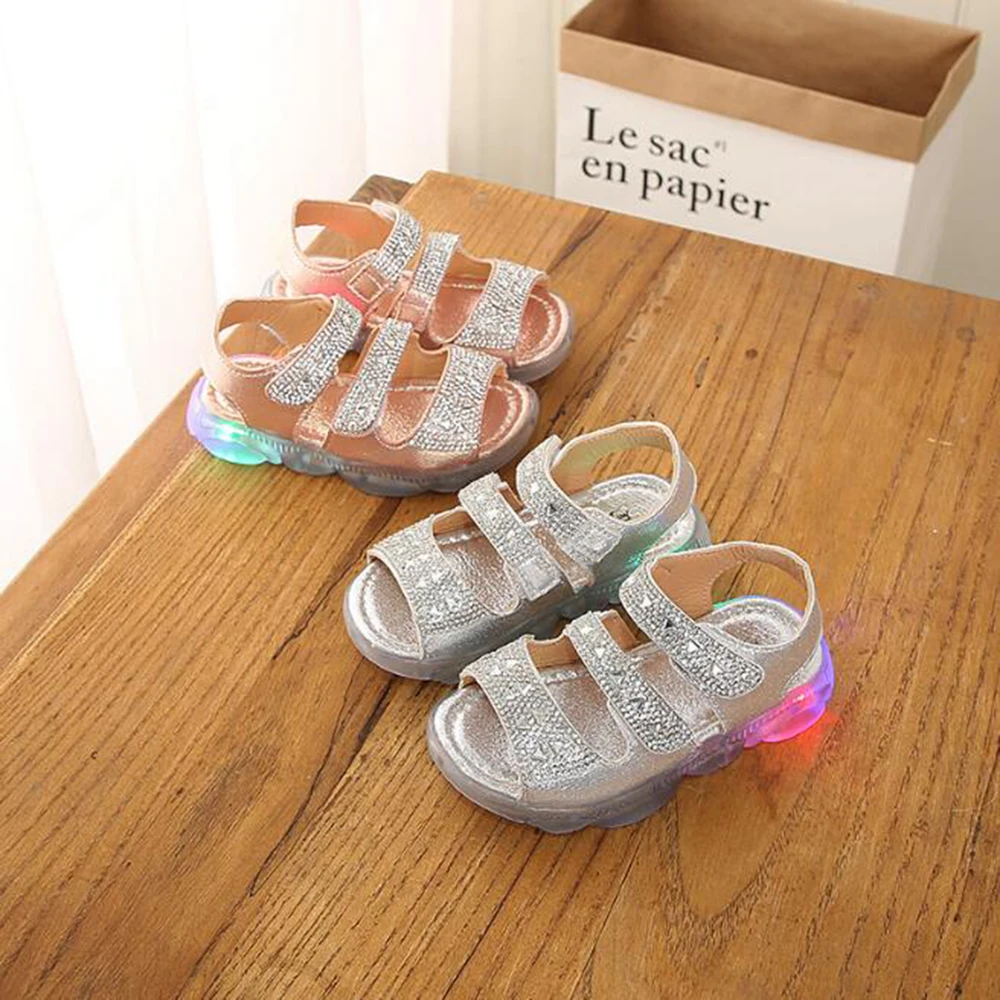 

Summer Shoes Kids Sandals LED Flashing Lights Crystal Bling Design Hook Loop Breathable Soft Anti Slip Toddler Children Shoes 30