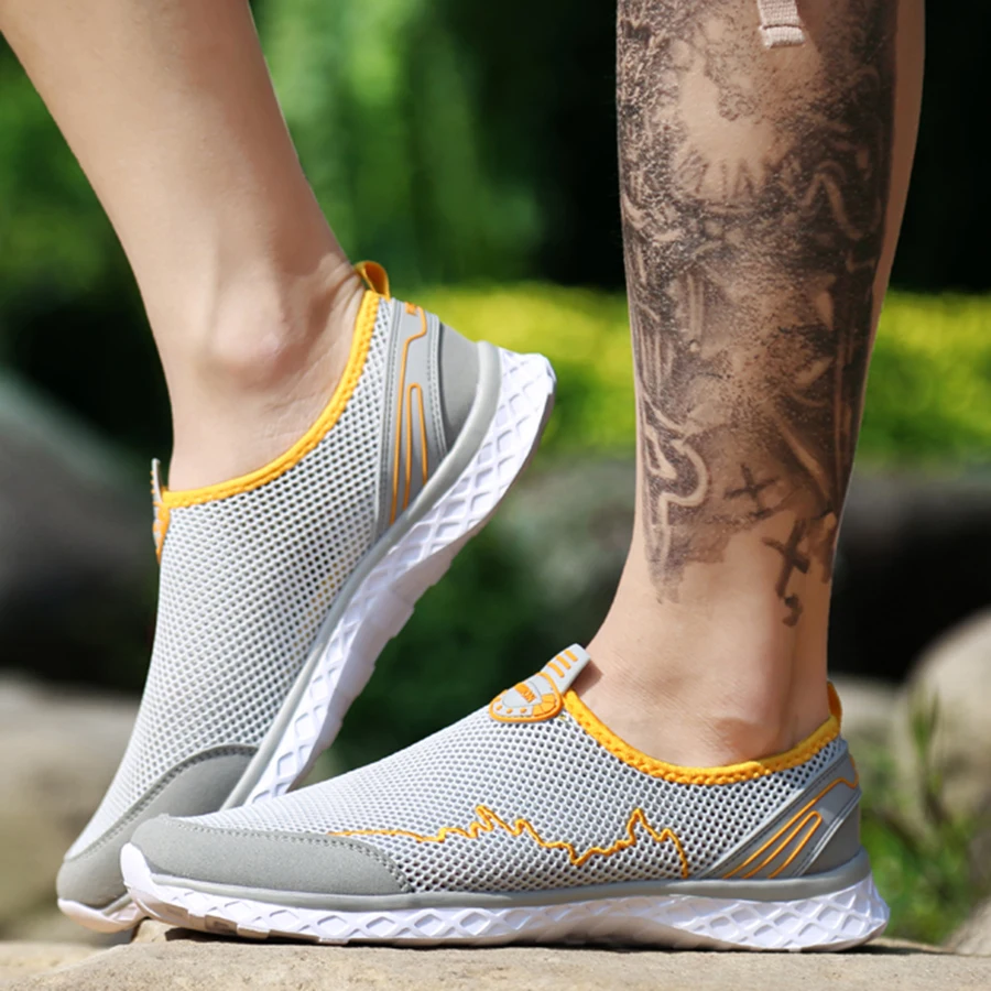 

Men Shoes Summer Mesh Breathable Water Shoes Walking Footwear Lightweight Man Tenis Big Sizes 46 Sneaker light Insole with holes