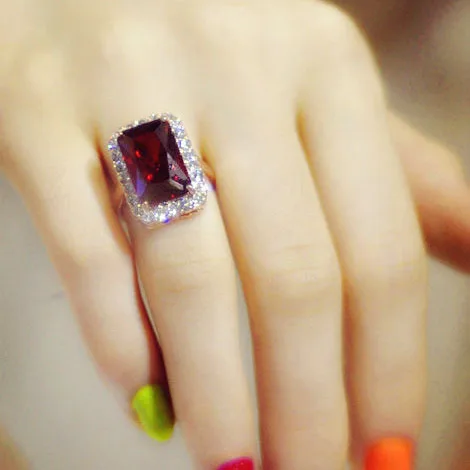 Brilliant Amazing Square Red Stone Ring Red Cubic Zirconia Ring Rose Gold Color Cocktail Ring Women Jewelry