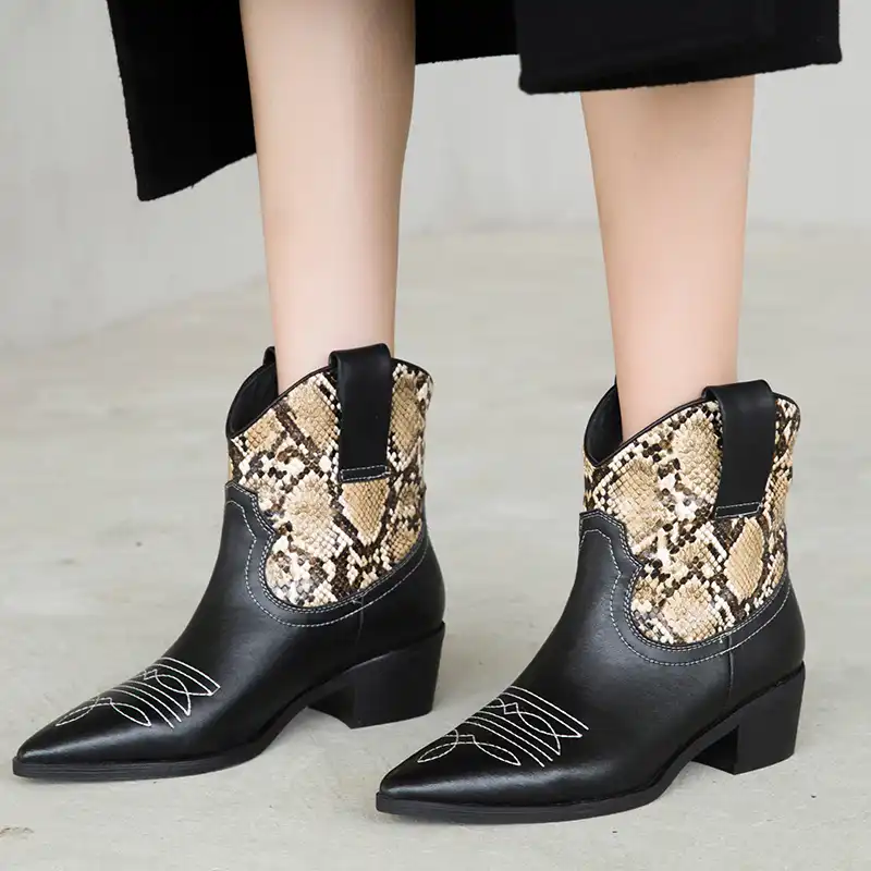 ladies snakeskin cowboy boots