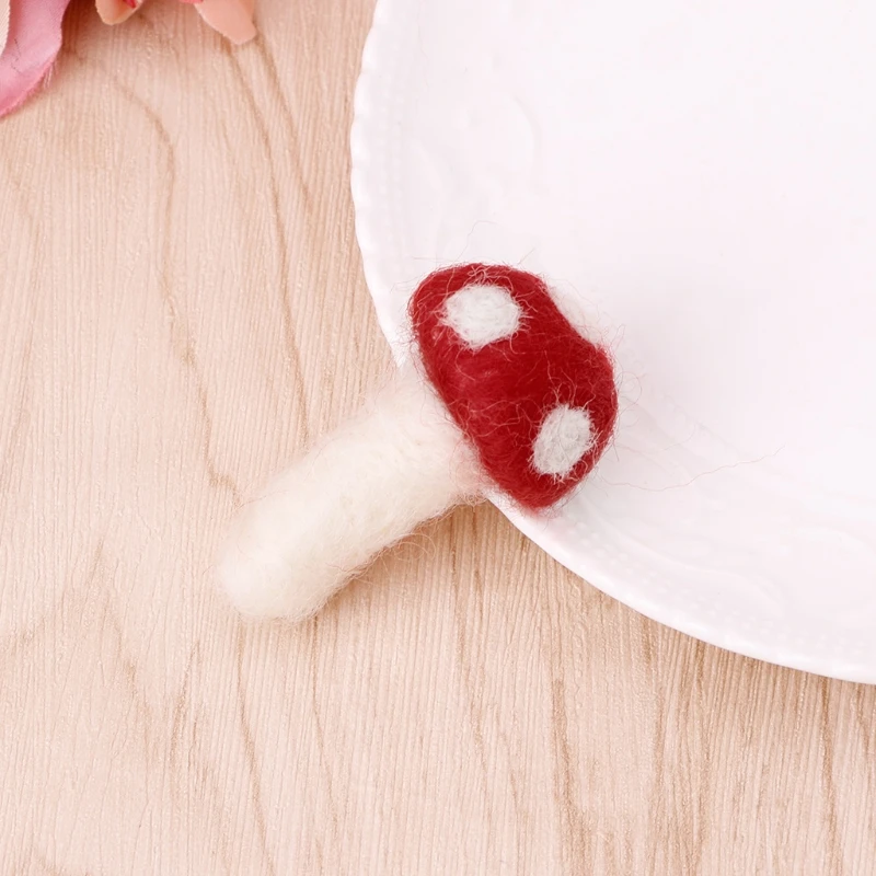 

2017 Handmade Wool Felt Mushroom Brooch Pin Hair Circle Cartoon Food Doll Kids Toy NOV7_15