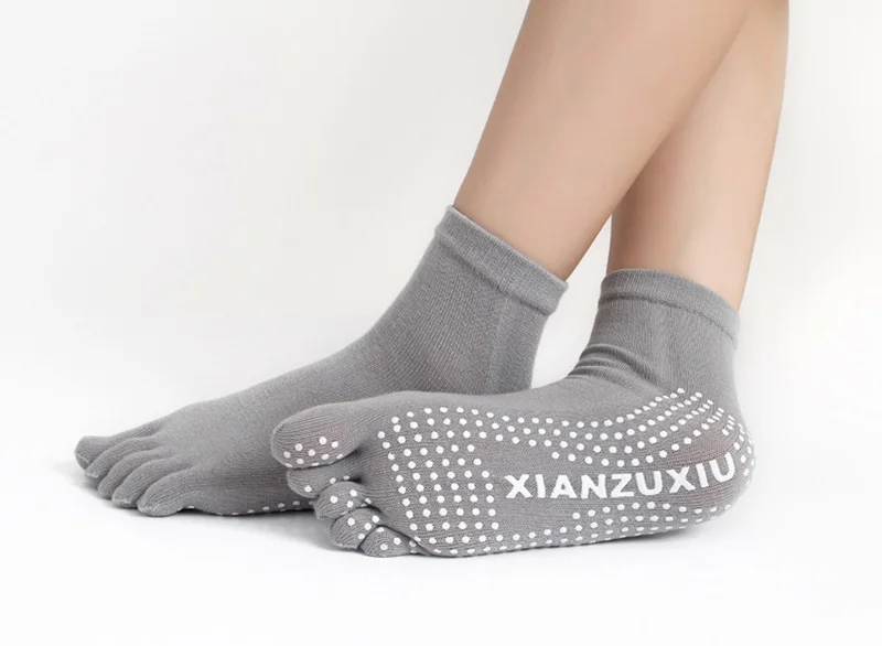 Женские носки с пятью пальцами Нескользящие массажные с резиновым покрытием теплые носки для фитнеса Топ для занятия танцами Пилатес носки