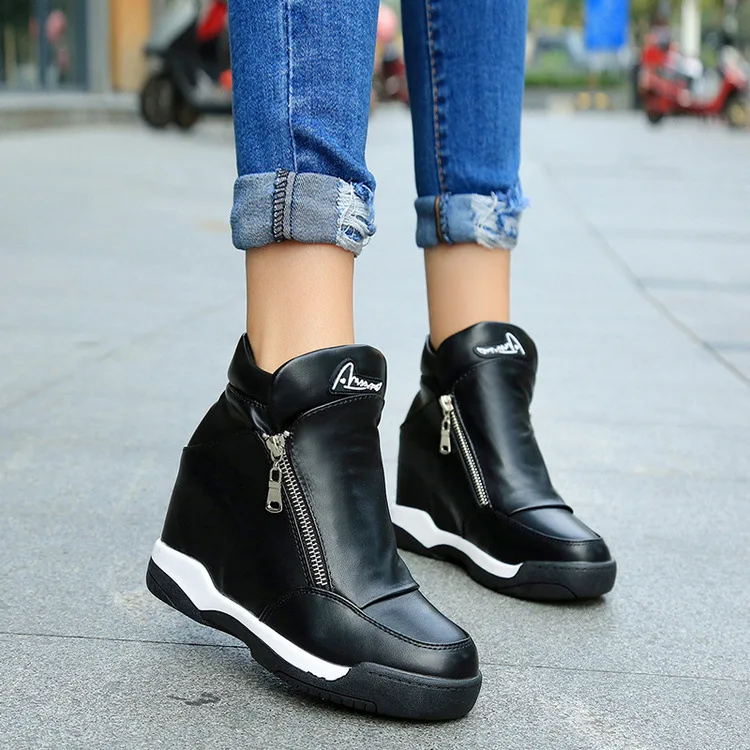 Модные кроссовки, визуально увеличивающие рост; женская повседневная обувь; Цвет черный, белый; кожаная обувь с высоким берцем; обувь на платформе и танкетке; скрытая молния