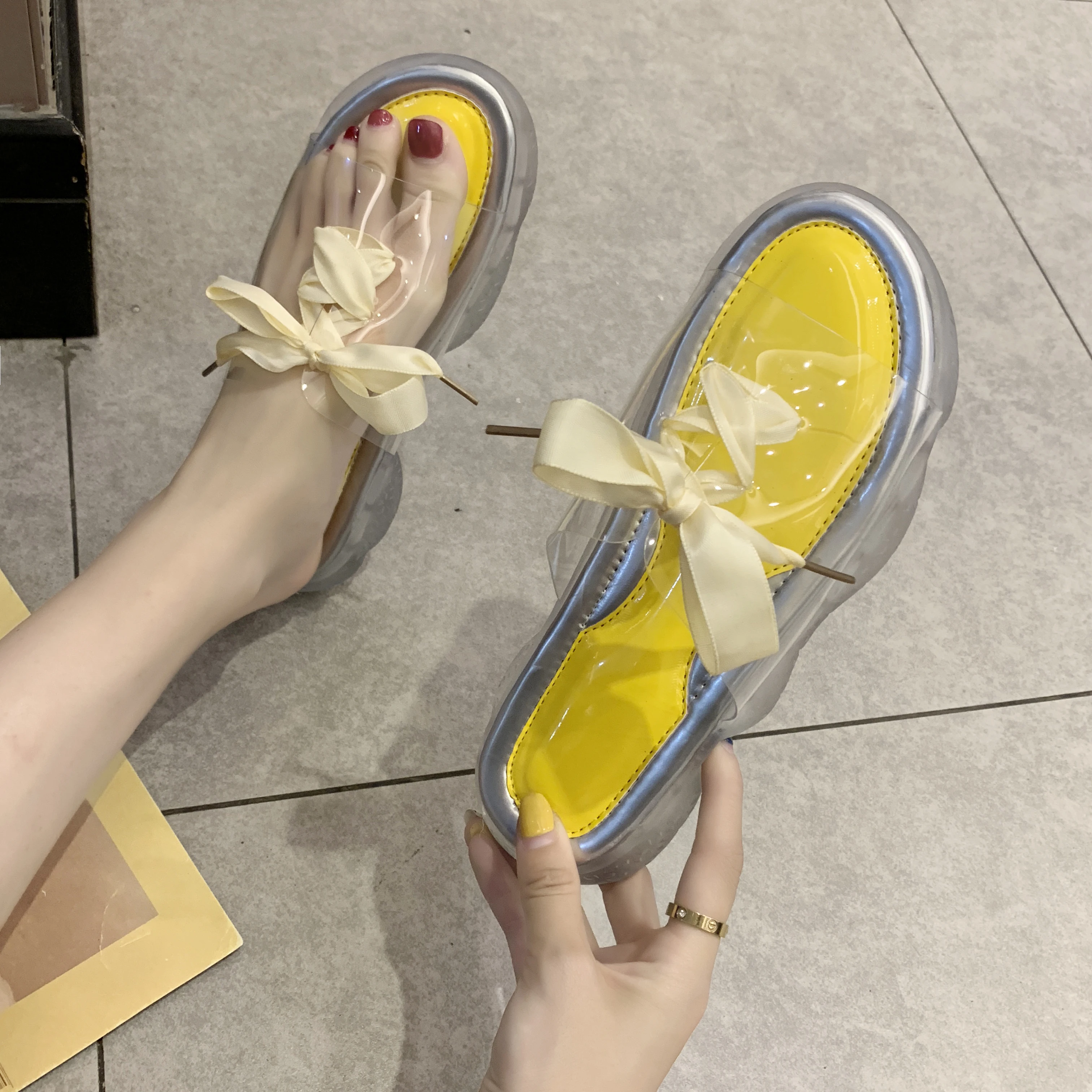 

2019 Summer New Slippers Women Shoes Flat Comfortable Peep ToeTransparent Fabric Slippers Riband Jelly Shoes