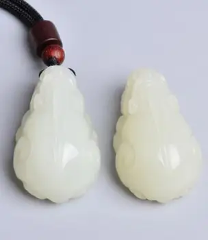 

Natural Hetian yu three-dimensional carving brave troops men and women pendants couples yu pendant natural