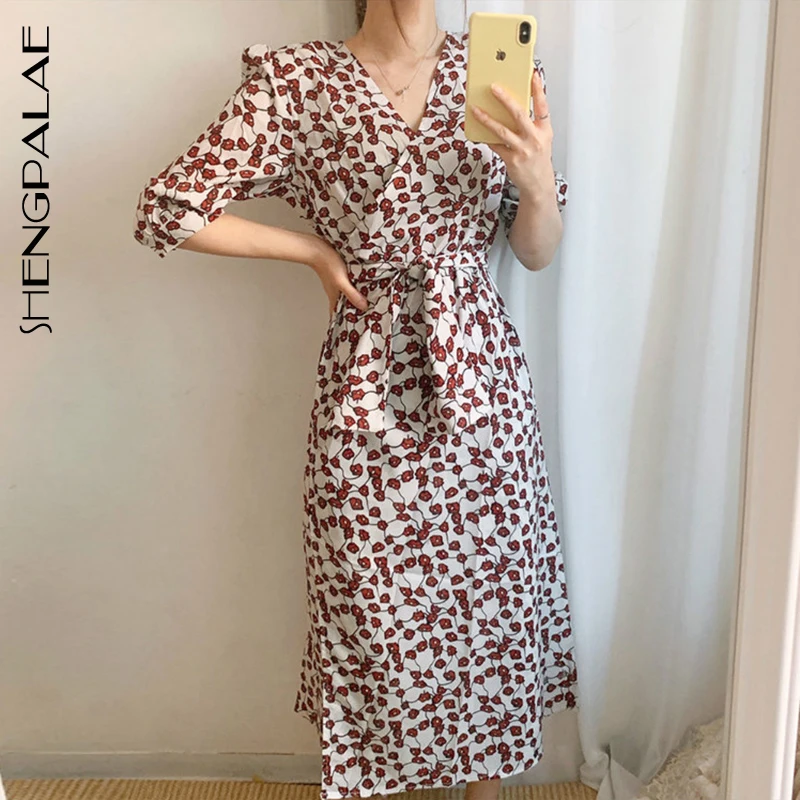 

SHENGPALAE New Summer Spring Korea Style Half Puff Sleeve V-neck Print Empire Waist Mid-calf Slim Women A-line Dress FR310