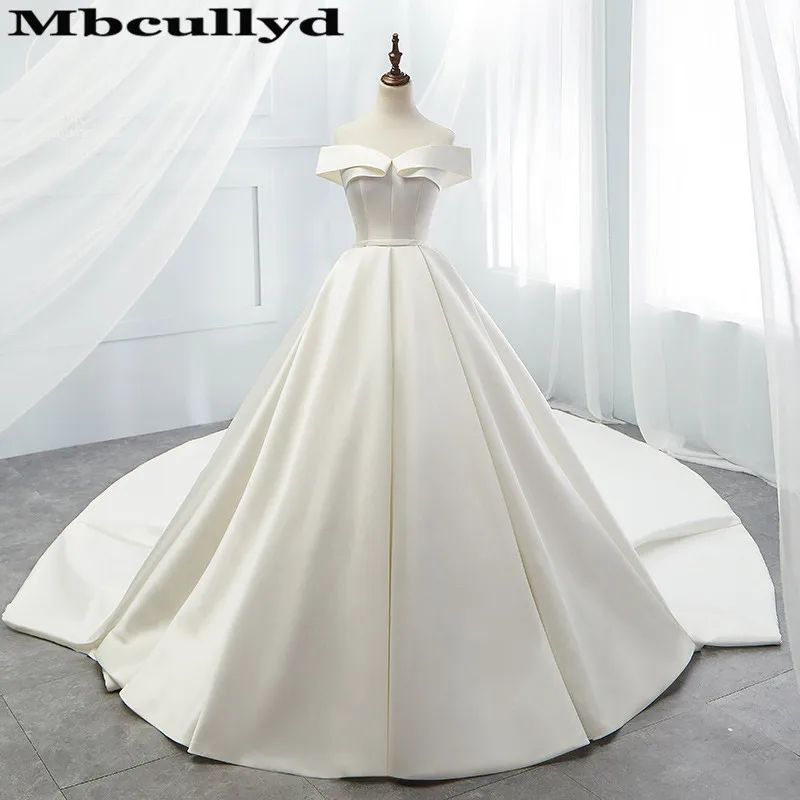 

Mbcullyd Vintage Puffy A Line Wedding Dress For Women Off Shoulder 2020 Long Court Train White Satin Bridal Dresses Gown Lace Up