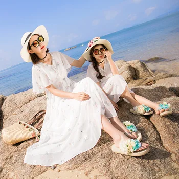 

Mother and Daughter Summer Bohemian White Sea Beach Dress Parent-child Floral Embroidery Dress for Mommy and Me Matching Outfits