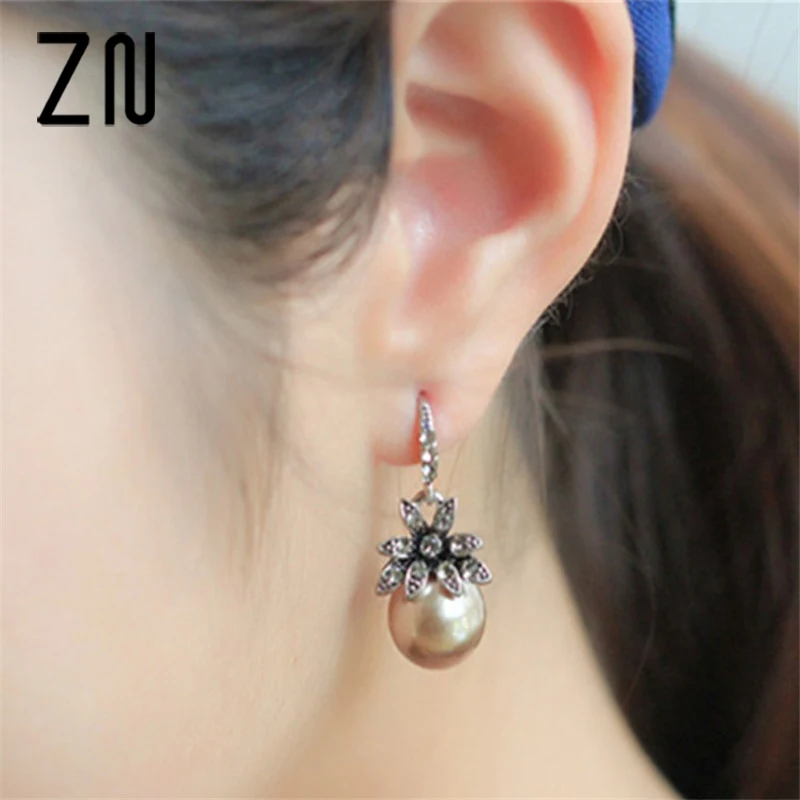 

ZN Vintage Fashion Temperament Earrings Female Luxury Matt Imitation Pearl Sun Flower Earrings For Women Gift