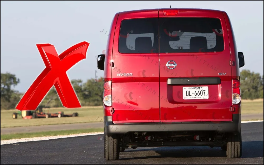2013-nissan-nv200-rear-pr1ofile