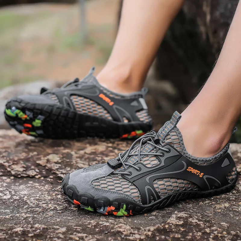 amphibious hiking shoes