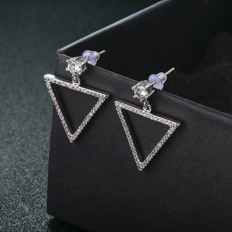 

New Top Quality Triangle Shape Austrian Crystal Stud Earrings with Zircon Elegant Gold-color Jewelry for Women Gift MG_9853