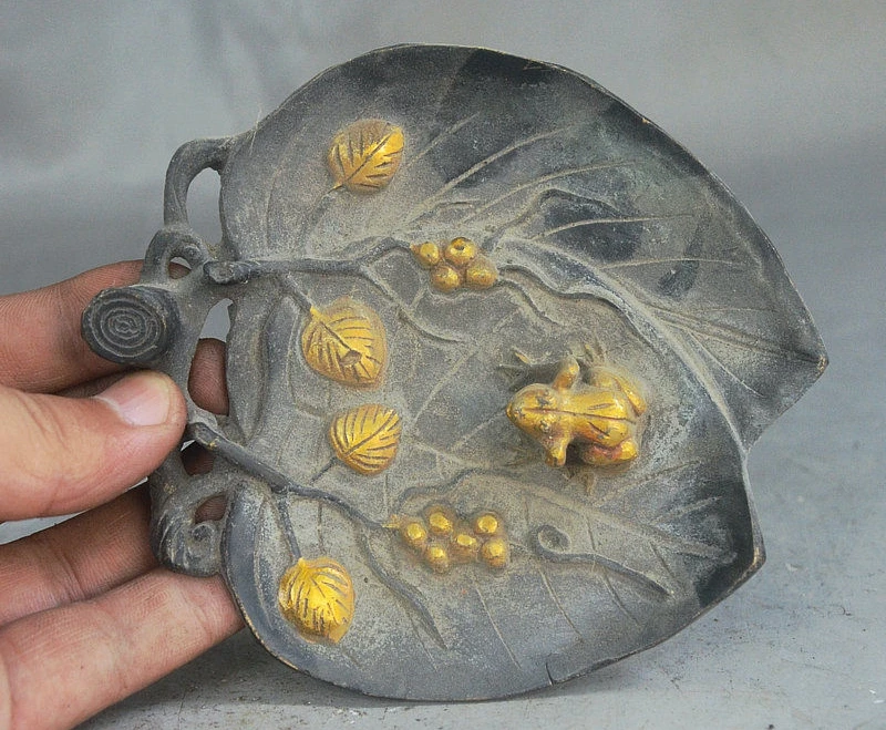 

5" Old China FengShui Bronze Gilt Auspicious Frog On Leaves Plate Dish Ashtray