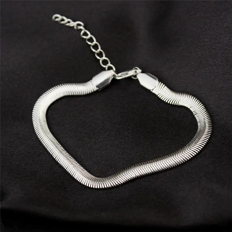 4058778005_204193426