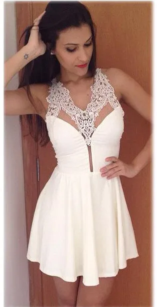 vestido branco curto com decote