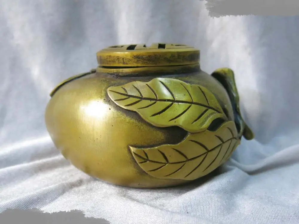 

DS DS China fine pure brass incense burner carved lucky leaf longevity censer Statue