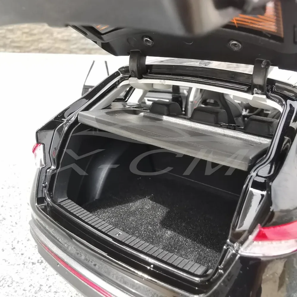 Литая под давлением модель автомобиля для Kodiaq GT SUV 1:18(черный)+ маленький подарок