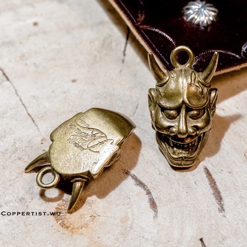 Koop Coppertist. wu messing Japanse Hannya ghosts en monsters Metal Sleutelhangers Accessoire Sieraden Sleutelhangers Houder Mannen Sleutelhanger