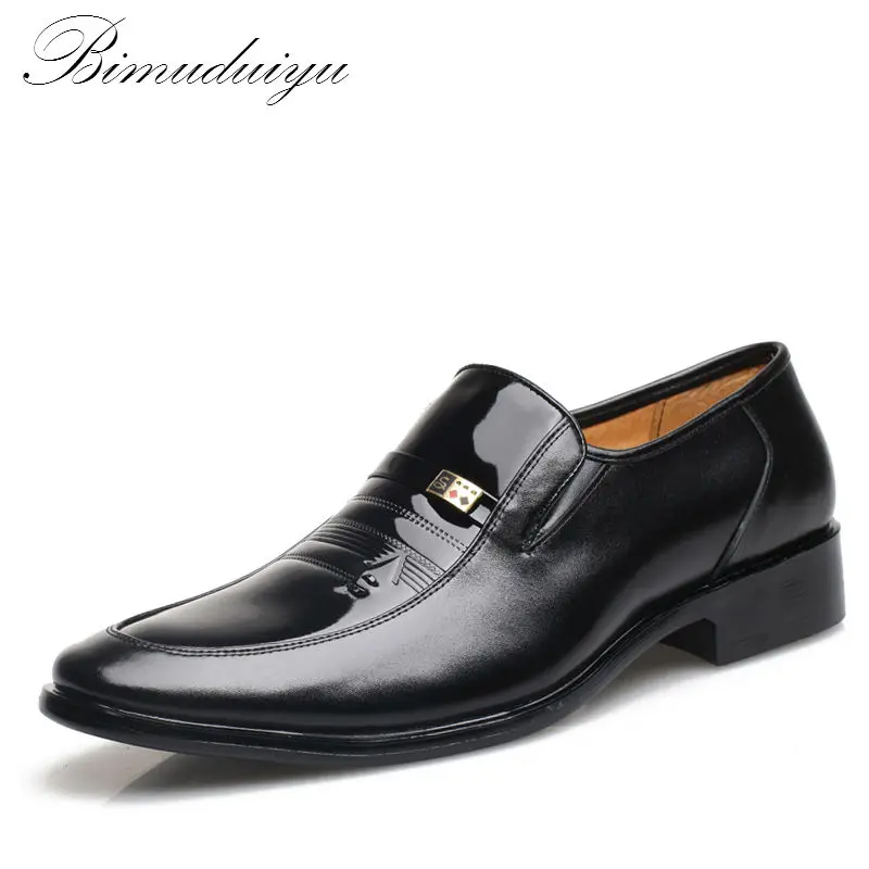 

BIMUDUIYU Fashion Set Foot Men Casual Shoes For Men Black Patent PU Leather Pointed Toe Dress Shoes Male Formal Wedding Shoes
