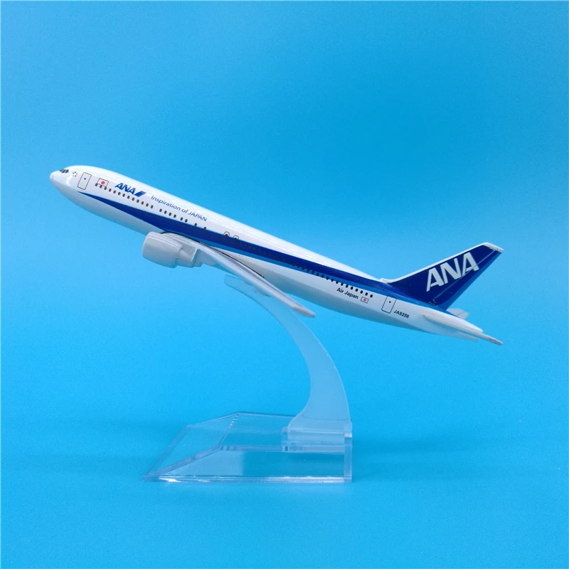 

16cm Japan ANA Airplane Model Boeing 767 Diecast Passenger Japan B767 Metal Aircraft Model Decoration Souvenir ANA Airlines