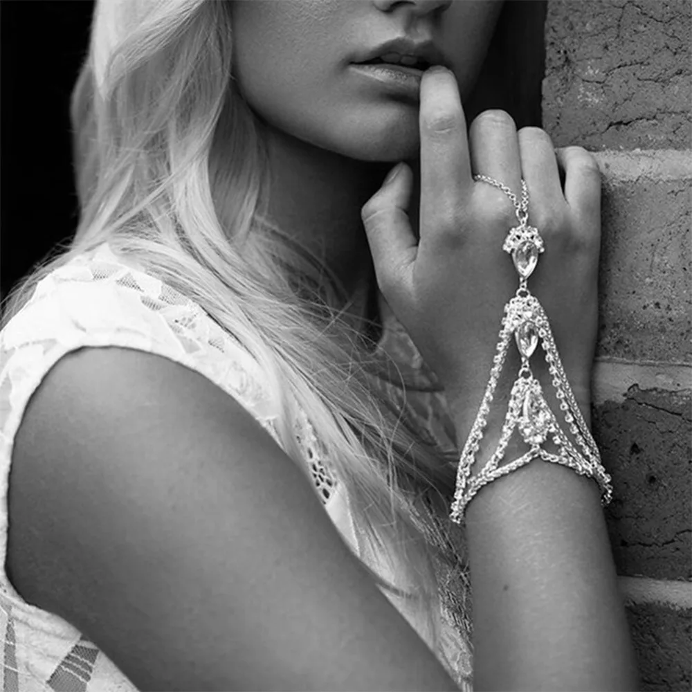 

Fashion Glitter Rhinestone Hand Bracelet Slave Chain Link Finger Ring Gold Hot Jewelry