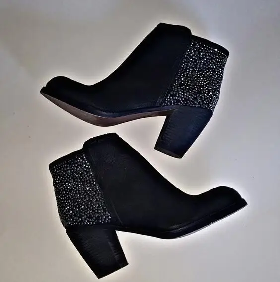 

New Fashion Black Leather Women Pointy Toe Ankle Boots Stud Back Ladies Chunky Heel Boots Zipper Side Female Free Style Boots