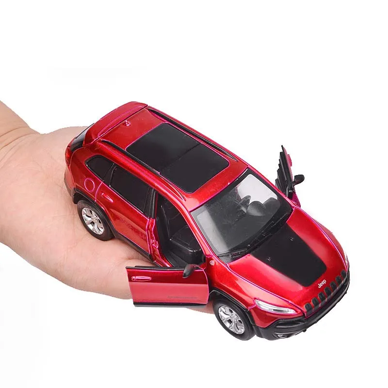 1:32 Сплав jeep-grand cherokee SUV Модель игрушечных автомобилей оттягивающийся звуковой светильник литые под давлением автомобильные игрушки для детей подарки на день рождения