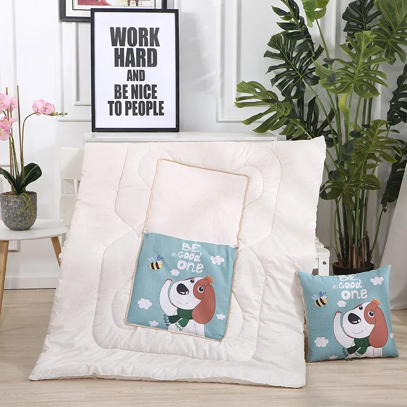 Preise Dropshipping 2 in 1 baumwolle cartoon faltbare patchwork quilt decke gedruckt platz home büro auto werfen kissen zurück kissen