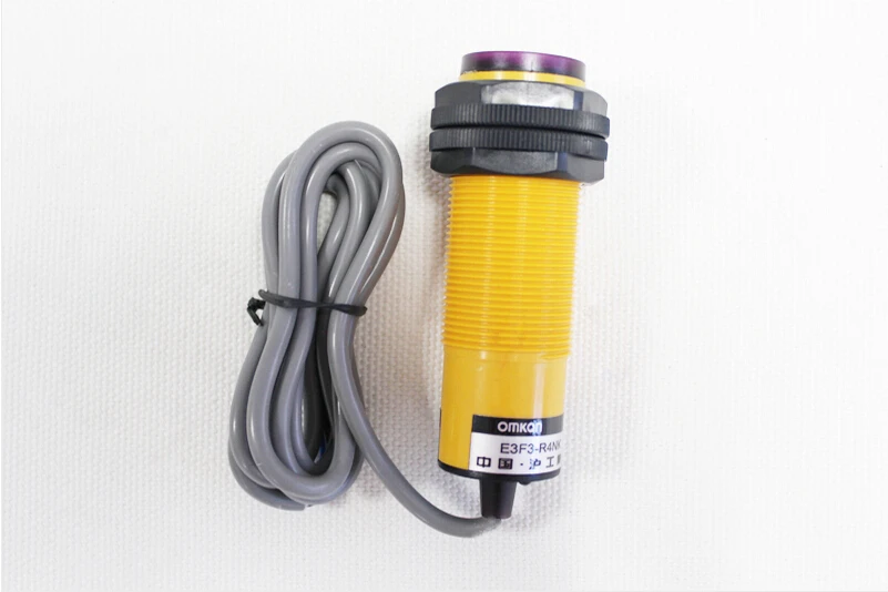 

Feedback reflex photoelectric switch sensor E3F-R4Y1 AC NOdiameter 30mm distance 4m Transducer