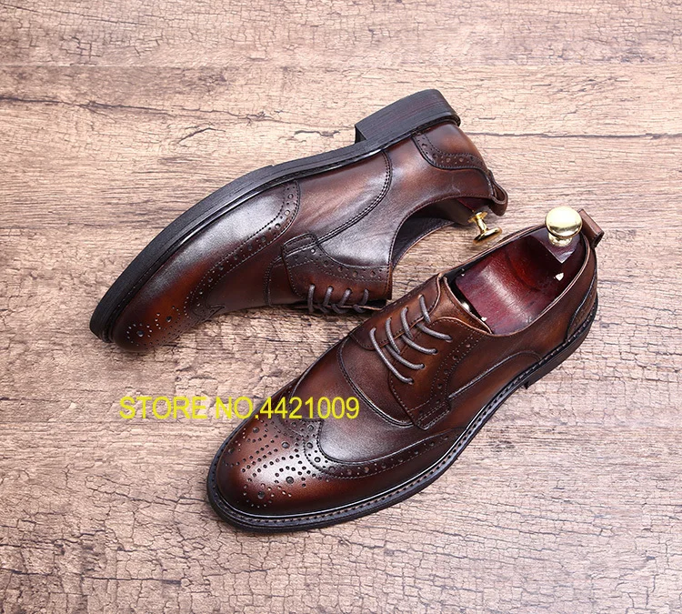 

Borgues Style Carved Men Genuine Leather Oxfords Shoes 2018 Vintage Italian Dress Oxfords Shoes Business Suits Tuxedo Oxfords