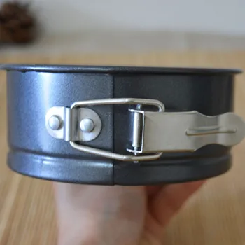 

high quality kitchen tools carbon steel cake tray cake mould with locker mobile bottom non stick coating round cake pan pancake