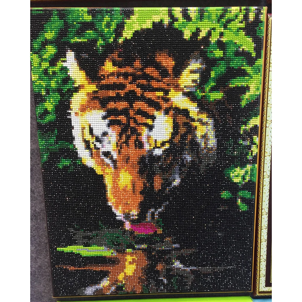 

Tiger animal DIY Crystal 5D full plastic diamond painting embroidery machine glue cross stitch kit art mosaic square rhinestone