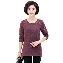 Женская весенне-осенняя футболка с длинным рукавом для среднего возраста 40-50 лет, вязаный свитер для мамы, вышитые топы с круглым воротником